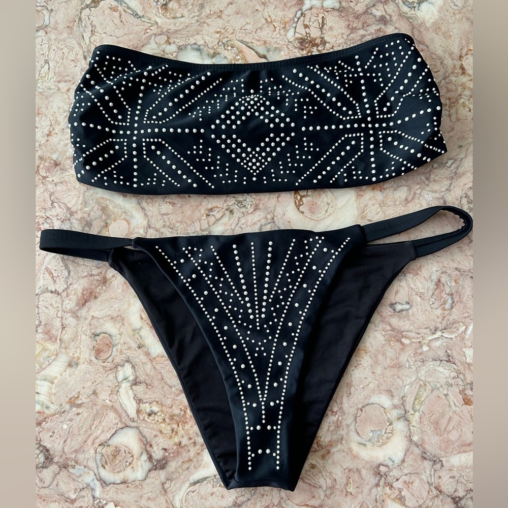 BEACH RIOT bikini